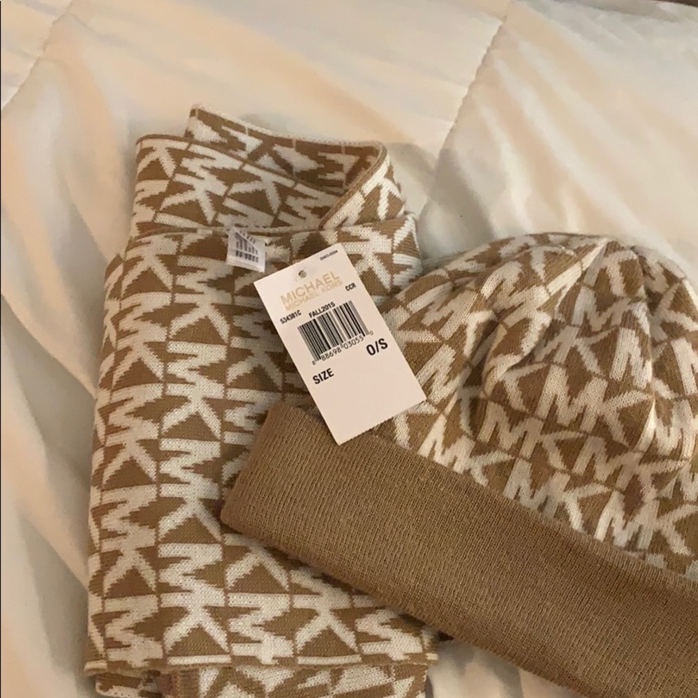 MK SCARF BEANIE SET
